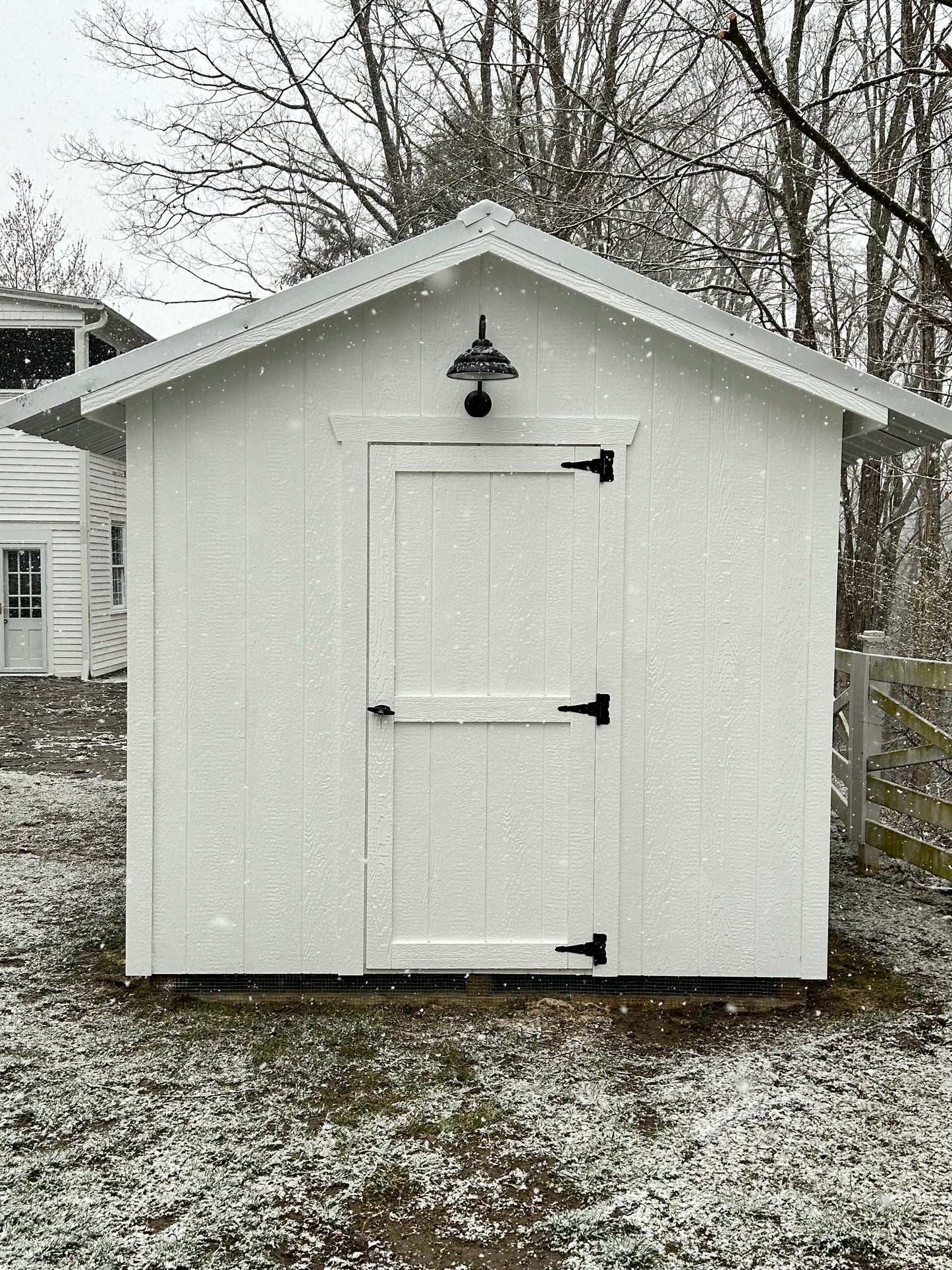 Chicken Coop/Hen House- "Estate Charm"