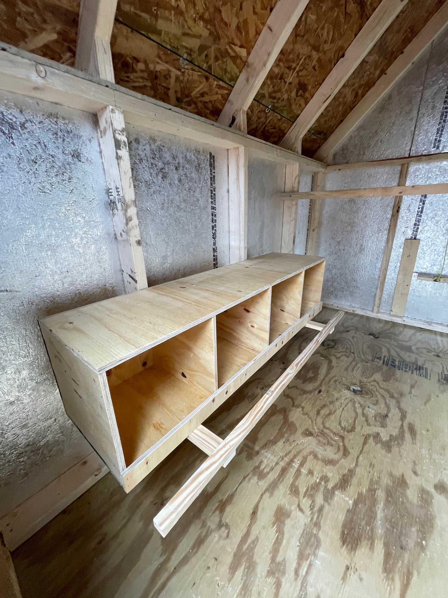 Chicken Coop/Hen House- "Estate Charm"