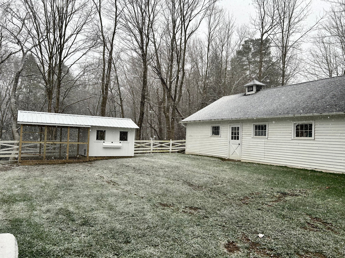 Chicken Coop/Hen House- "Estate Charm"