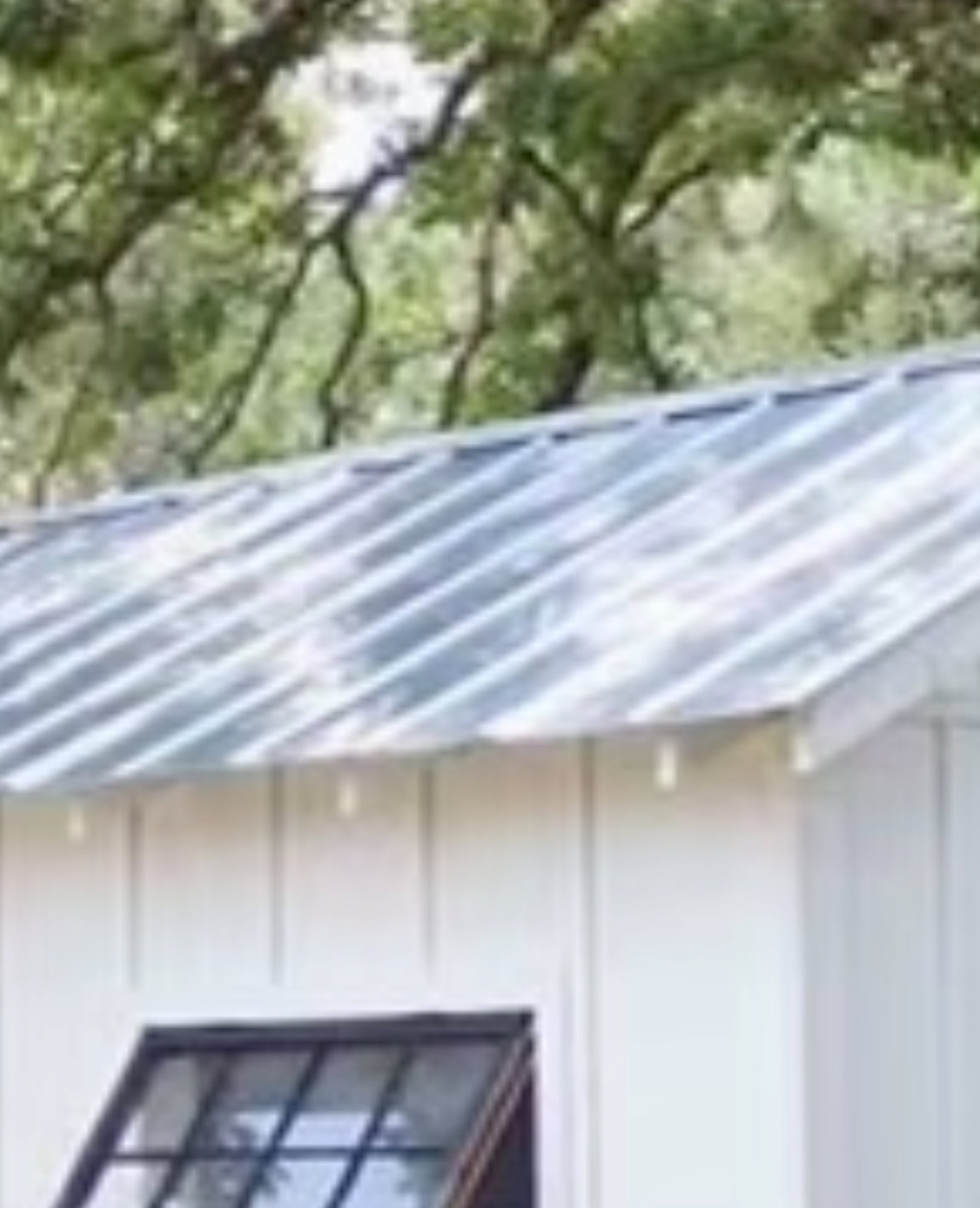 Chicken Coop/Hen House- "Estate Charm"